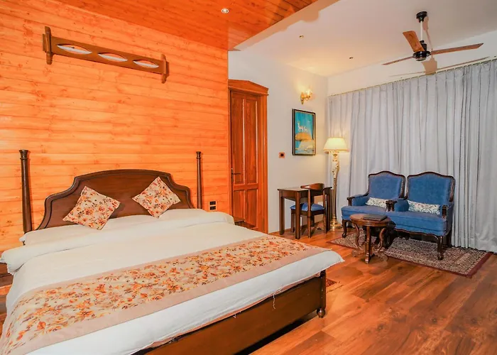Neelesh Inn - Luxury Lake View Resort With Swimming Pool On Bhimtal Lake